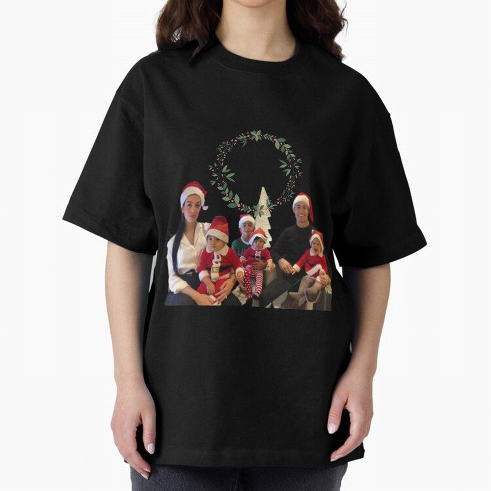 Cristiano ronaldo siuuu familly - siuuu Merry Christmas Oversized T-Shirt Capture FIFA World Cup 2026 USA Canada Mexico Spirit, Filled with France and Portugal, Messi and Cristiano Ronaldo, Fan Favorite Moments, National Team Passion, Big Match
