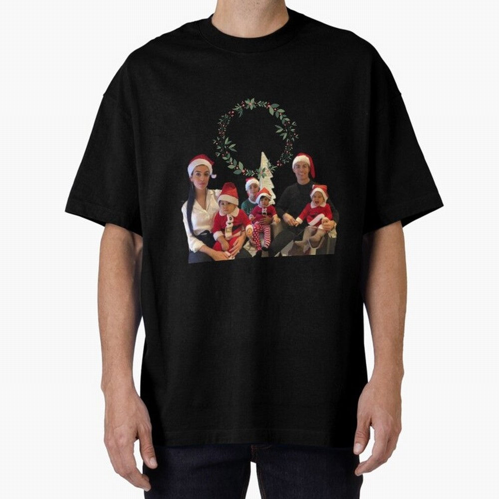 Cristiano ronaldo siuuu familly - siuuu Merry Christmas Oversized T-Shirt Capture FIFA World Cup 2026 USA Canada Mexico Spirit, Filled with France and Portugal, Messi and Cristiano Ronaldo, Fan Favorite Moments, National Team Passion, Big Match