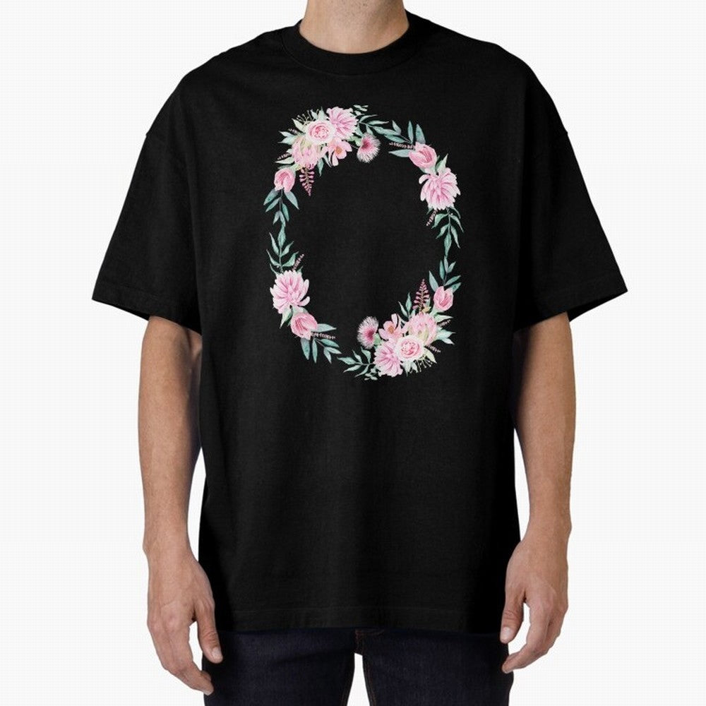 Proverbios 31:25 ¨C Est¨¢ vestida de fuerza y dignidad | Vers¨ªculo B¨ªblico Floral | Mujer de Fe Oversized T-Shirt Enjoy Global Football Passion for FIFA World Cup 2026 Group Stage, Connected to Neymar, Haaland and Cristiano Ronaldo, Germany,