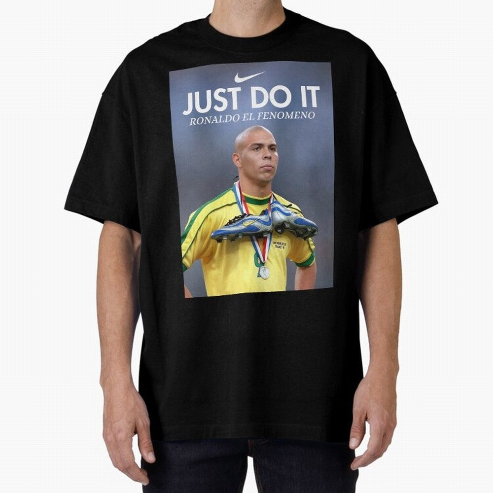 Ronaldo Fenomeno, Ronaldo Nazario Poster, Vintage Sports Decor, Living Room Decor For Walls, Sports Bedroom Decor, Game Room Decor, R9 Oversized T-Shirt Feel the Trophy Chase of FIFA World Cup 2026 for Fans of Messi and Argentina, France and