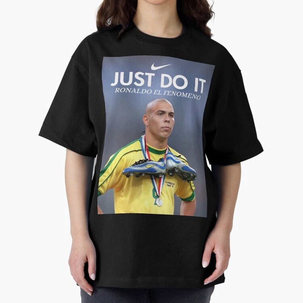 Ronaldo Fenomeno, Ronaldo Nazario Poster, Vintage Sports Decor, Living Room Decor For Walls, Sports Bedroom Decor, Game Room Decor, R9 Oversized T-Shirt Feel the Trophy Chase of FIFA World Cup 2026 for Fans of Messi and Argentina, France and