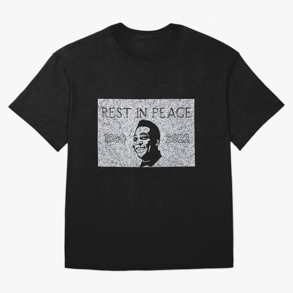 RIP Pel¨¦, 1940-2022 Oversized T-Shirt Capture Stadium Memories from FIFA World Cup 2026 with Messi, Portugal Energy, Worldwide Fan Energy, Dramatic Goals, Stadium Lights and Championship Celebrations; Created for Match Day Parties, Soccer Gifts,