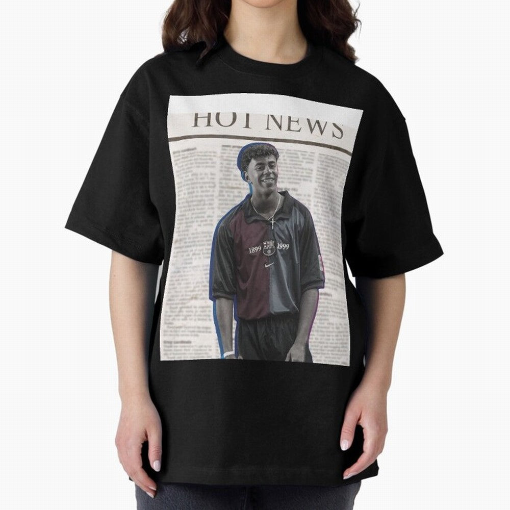 Lamine yamal vintage football player : Lamine yamal Iconic celebration with amazing design for unique portratif gift to football club barcelona friend Graphic T-Shirt Keep Football History Alive during Global Football Passion for FIFA World Cup